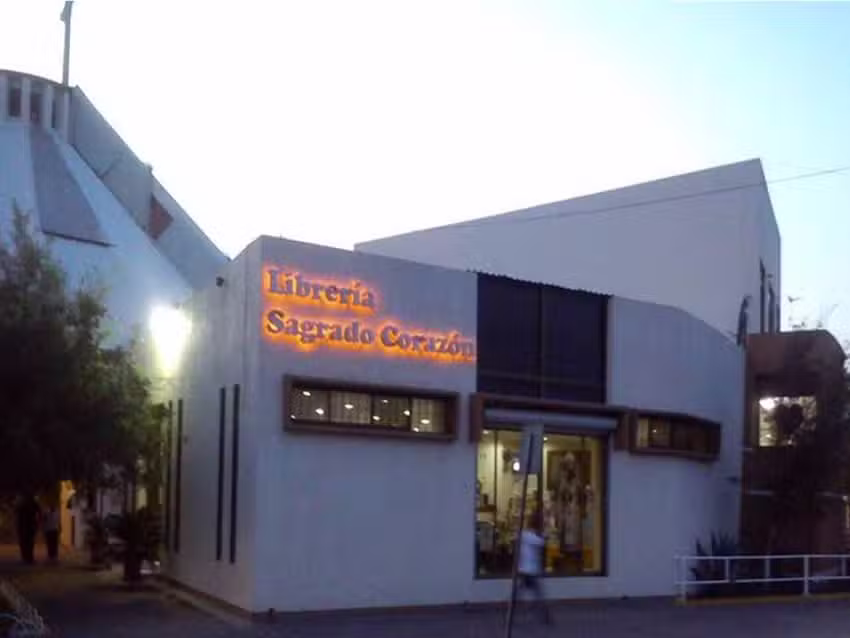 Librer&iacute;a Parroquial del Sagrado Coraz&oacute;n Salamanca