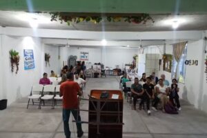 Ministerios Internacionales Alabando al Rey