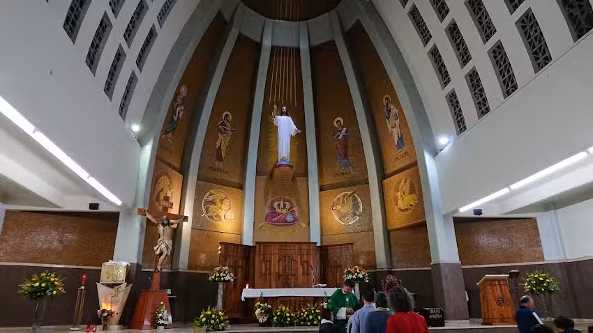 Parroquia de Cristo Rey, Portales