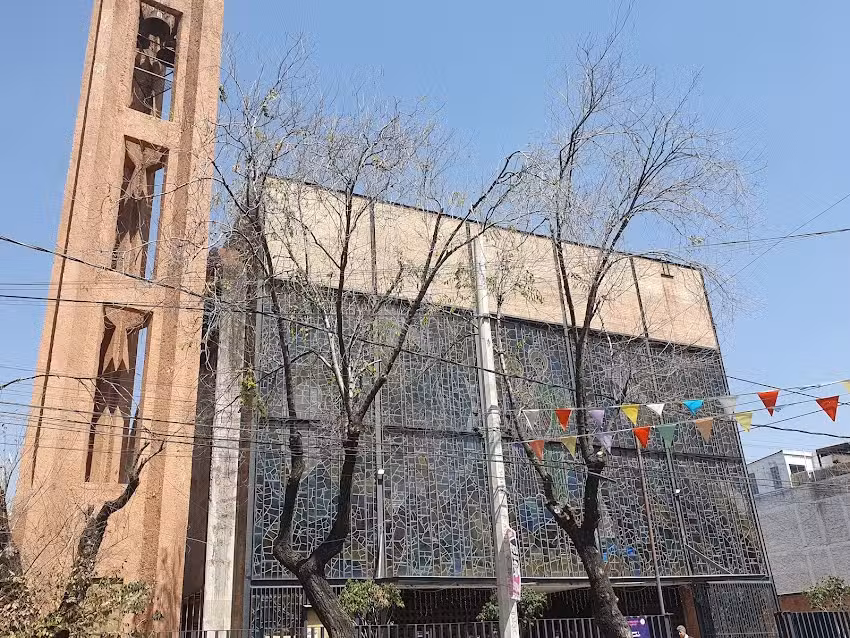 Parroquia de la Sagrada Familia Portales