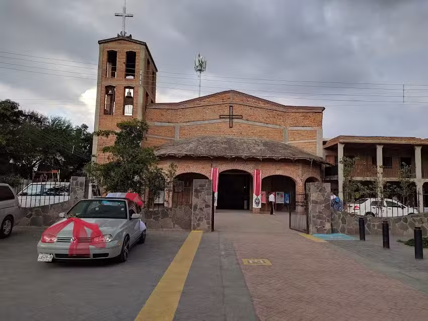 Parroquia De La Santa Cruz Del Valle