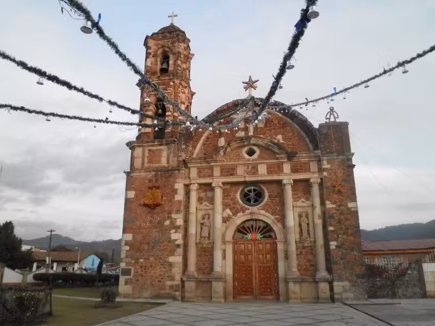 Parroquia de los Santos Sim&oacute;n y Judas Tadeo