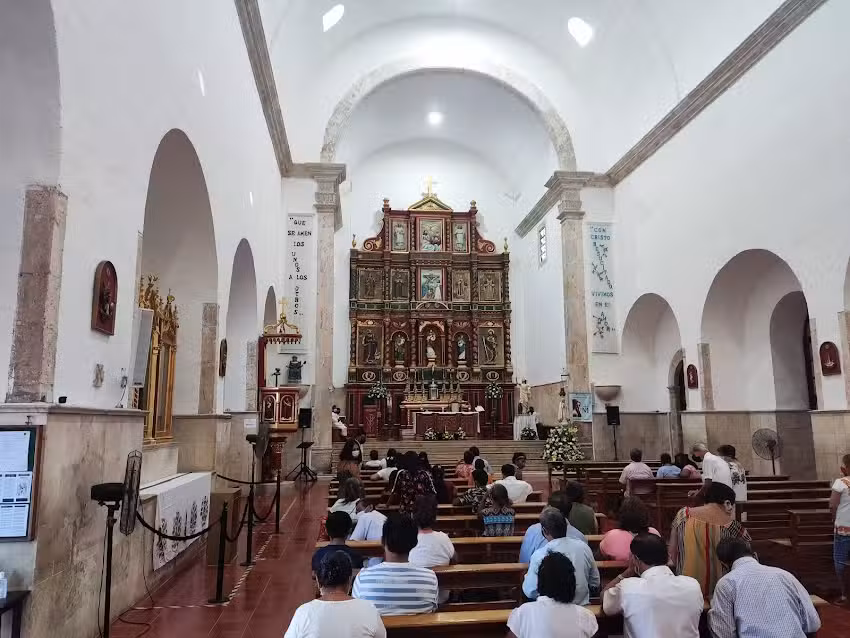 Parroquia de los Tres Santos Reyes