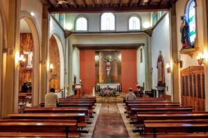 Parroquia del Se&ntilde;or del Buen Despacho. Abierta 24 hrs.