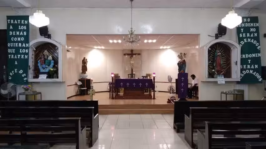 Parroquia Mar&iacute;a Reina