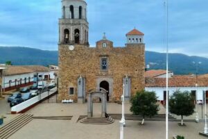 Parroquia San Bartolom&eacute; Apostol y Santa Mar&iacute;a de la Defensa