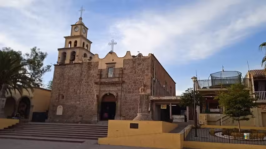 Parroquia San Mart&iacute;n Caballero de las Flores