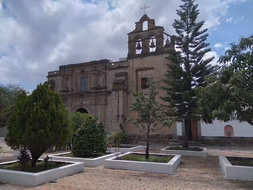 Parroquia San Miguel de Mezquit&aacute;n