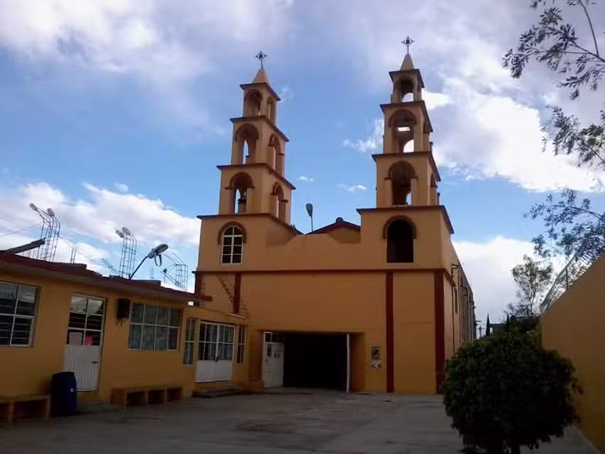 Parroquia Santos Arc&aacute;ngeles Miguel, Gabriel y Rafael.