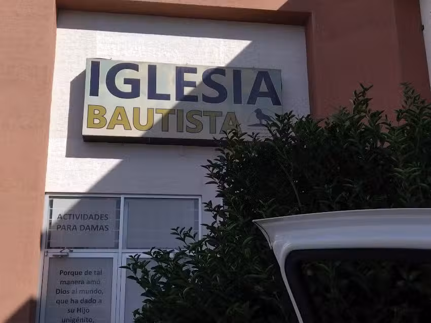 Primera Iglesia Bautista Campus Leones