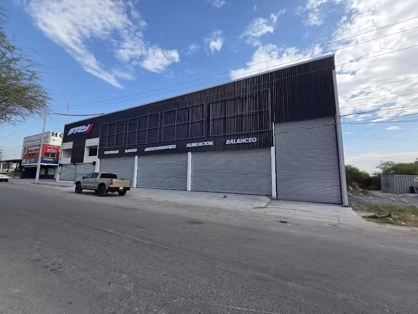 Ra&uacute;l Salinas Lozano Escobedo