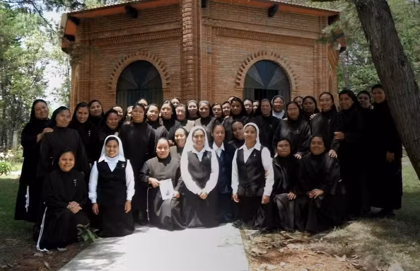 Religiosas Franciscanas de Nuestra Se&ntilde;ora del Refugio RFNSR