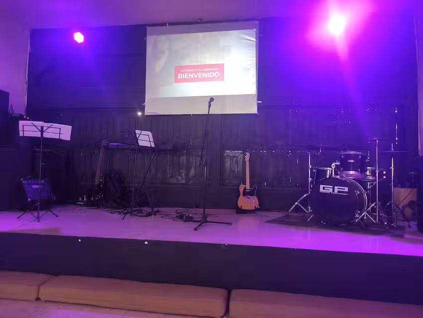 Sal Y Luz Congregaci&oacute;n Cristiana