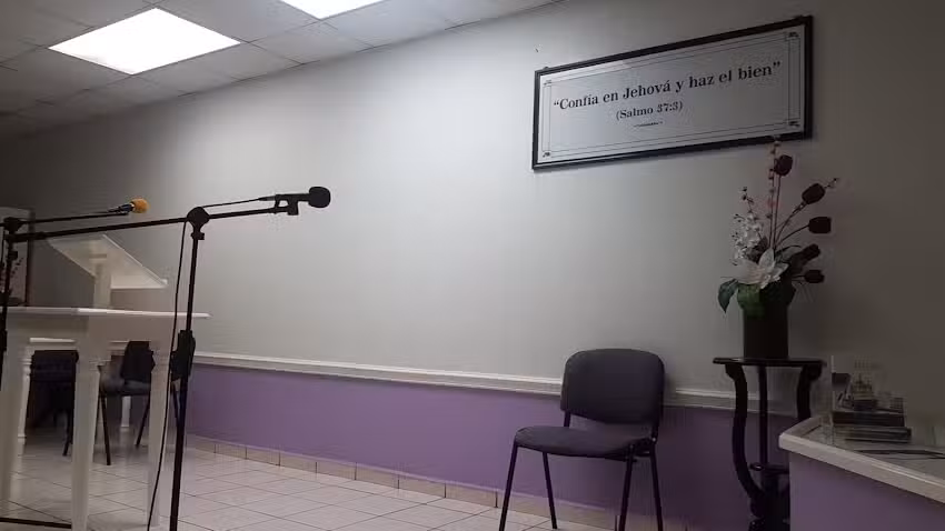 Sal&oacute;n del Reino de los Testigos de Jehov&aacute;