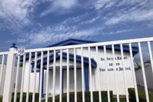 Sal&oacute;n del Reino de los Testigos de Jehova