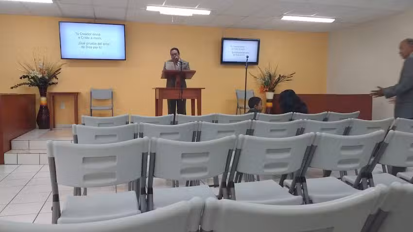 Sal&oacute;n del Reino de los Testigos de Jehova