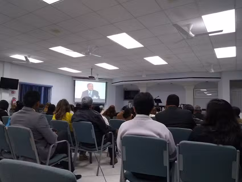 Sal&oacute;n del Reino de los Testigos de Jehov&aacute;