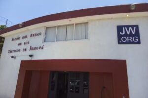 Salon del reino de los Testigos de Jehova club jardin