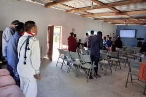 Sal&oacute;n del Reino grupo Tepehuano