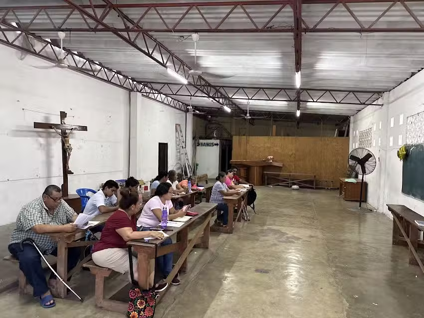 Sal&oacute;n Parroquial Santa Teresita