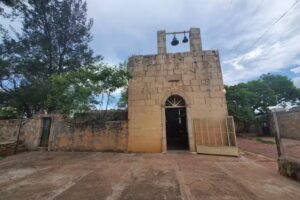 Santo Ni&ntilde;o de Atocha Mesa de Flores