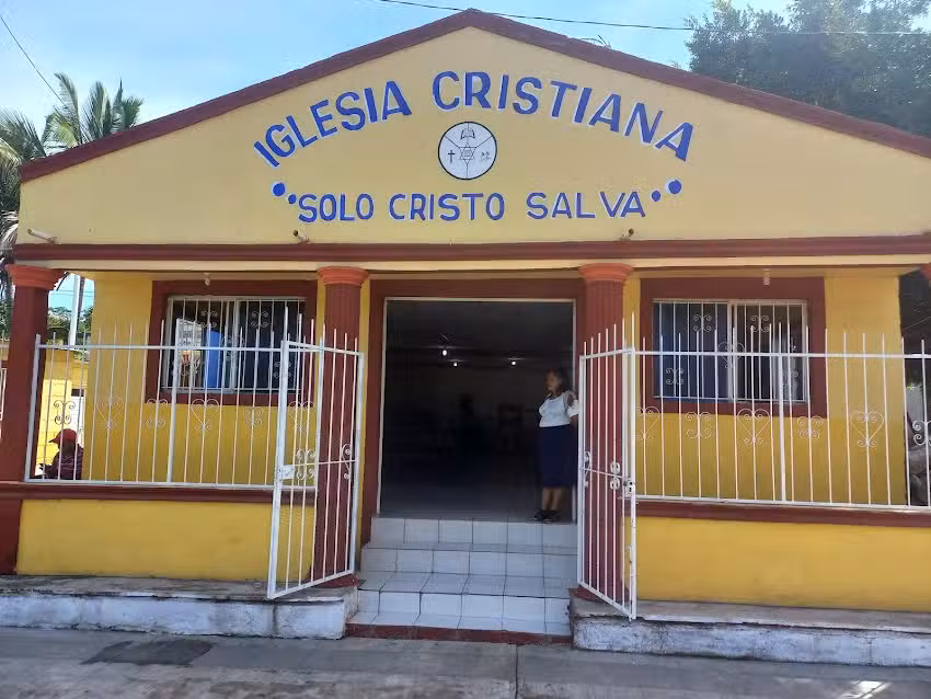 SOLO CRISTO SALVA