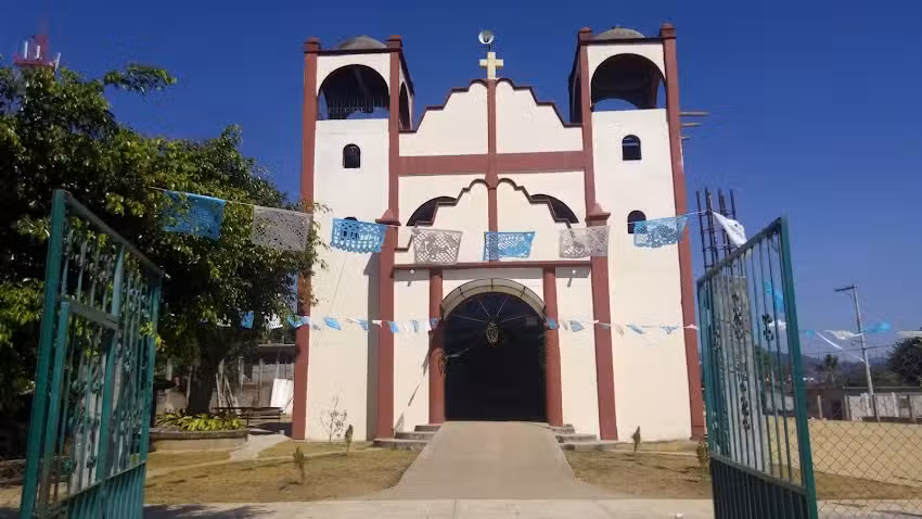 TEMPLO CATOLICO DE SANTIAGO CUIXTLA NOP. JUQ. OAX.