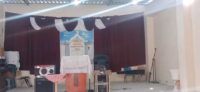 Templo cristiano Jehov&aacute; puertas del cielo