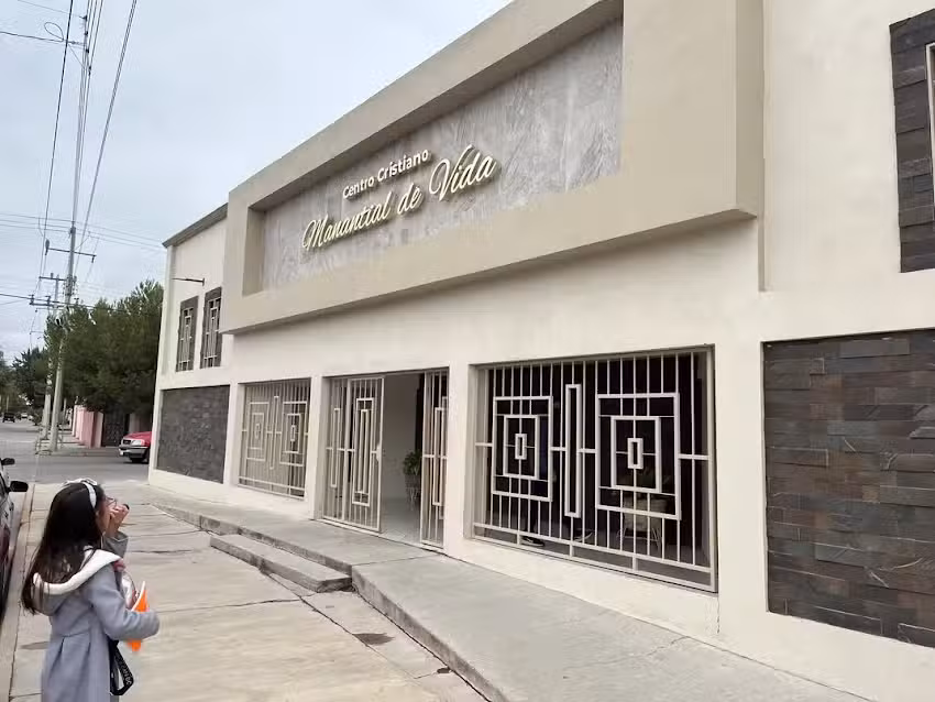 Templo Cristiano Manantial De Vida Asambleas de Dios