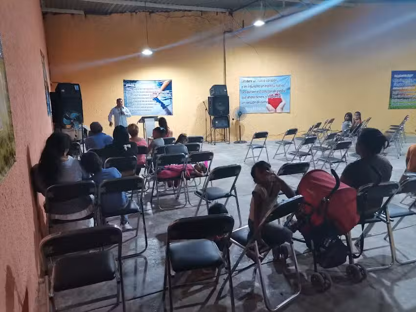 Templo de alabanza la puerta compa&ntilde;erismo cristiano