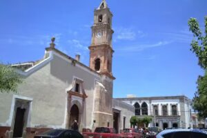 Templo De San Andr&eacute;s (Reloj P&uacute;blico)