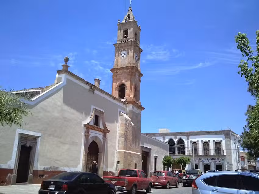 Templo De San Andr&eacute;s (Reloj P&uacute;blico)