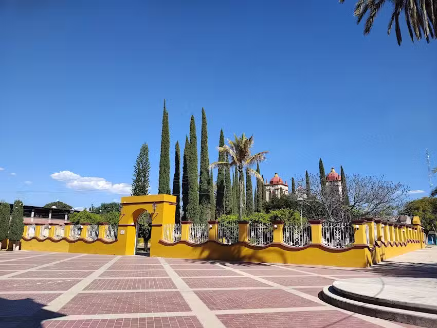 Templo de San Dionisio Ocotl&aacute;n