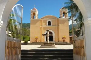 Templo de San Juan Bautista Jayacatl&aacute;n
