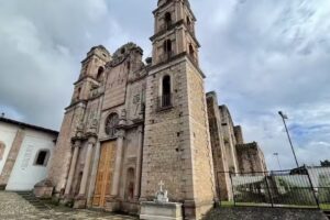 Templo de Santa Mar&iacute;a Ahuacatl&aacute;n (El Cristo Negro)