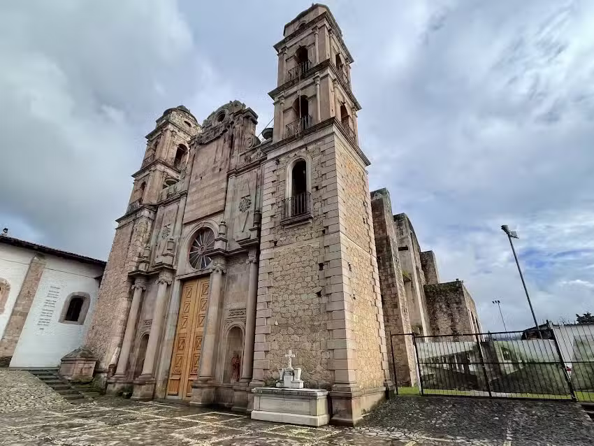 Templo de Santa Mar&iacute;a Ahuacatl&aacute;n (El Cristo Negro)