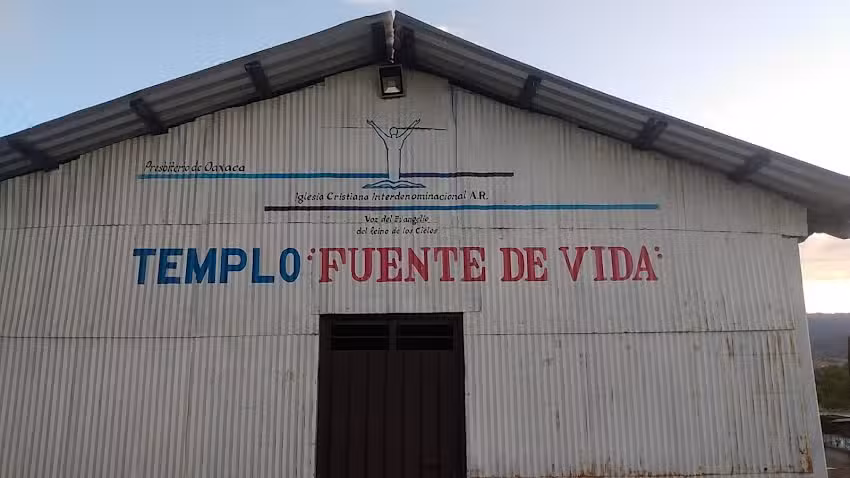 Templo Fuente de Vida, Iciar