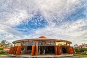 Templo Nuestra Sra. Czestochowa y San Juan Pablo ll