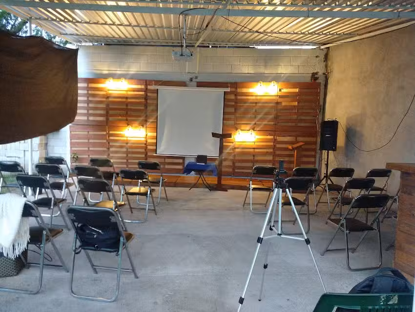 Torre Fuerte Iglesia de Formaci&oacute;n Cristiana