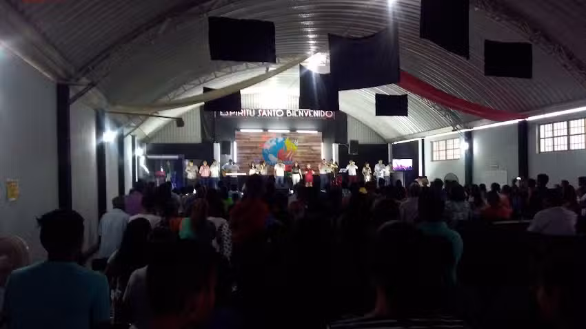 Transformando Vidas | Pastores Brito